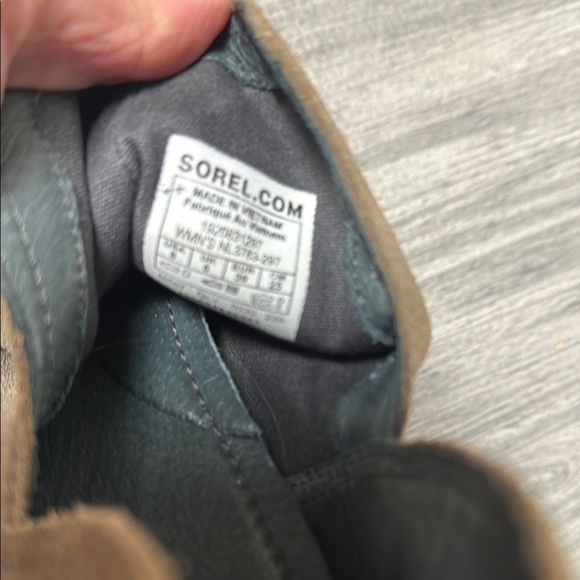 Sorel Tan Suede Booties Size 8 - Picture 6 of 7